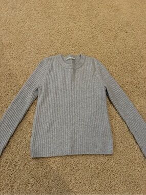 Abercrombie & Fitch Light Gray Ribbed Crewneck Sweater
